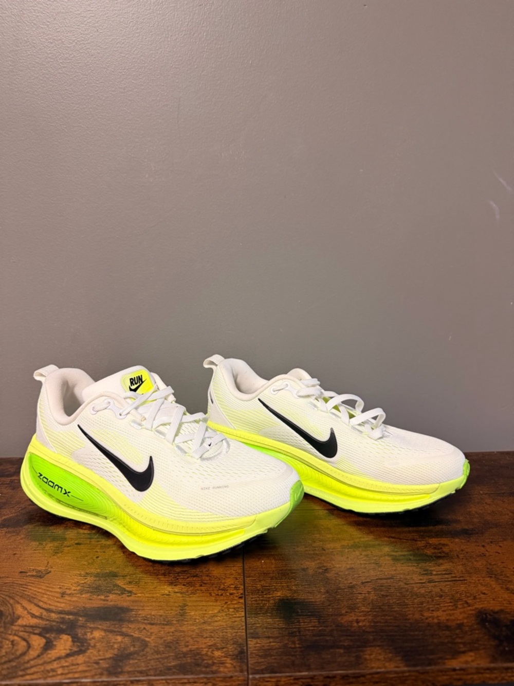 Nike Vomero 18 Running Shoes